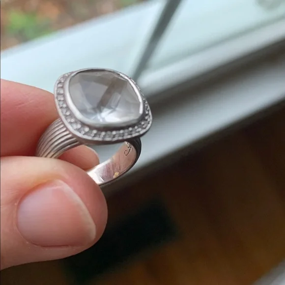 Elegant Silver-Toned Women's Ring - Picture 2 of 5